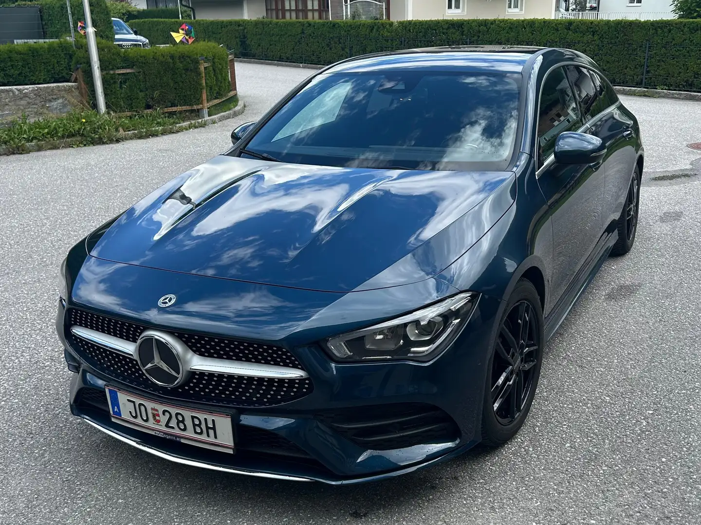 Mercedes-Benz CLA 200 Mercedes CLA 200 4MATIC Shooting Brake AMG-Line Albastru - 2