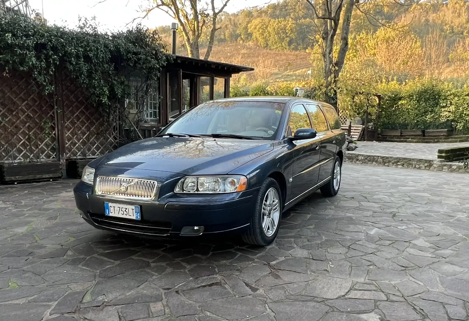 Volvo V70 2.4d Momentum 163cv - 1