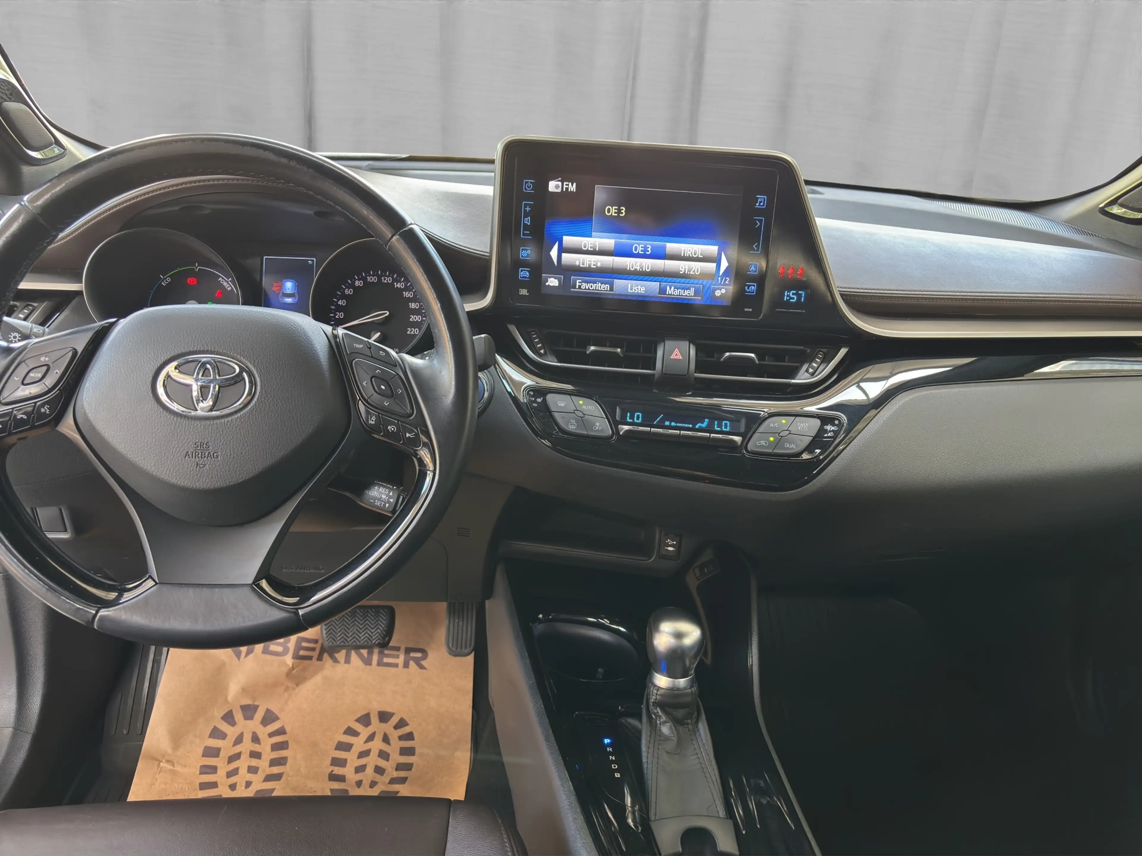Toyota C-HR C-HR 1,8 HSD C-HIC — photo 10