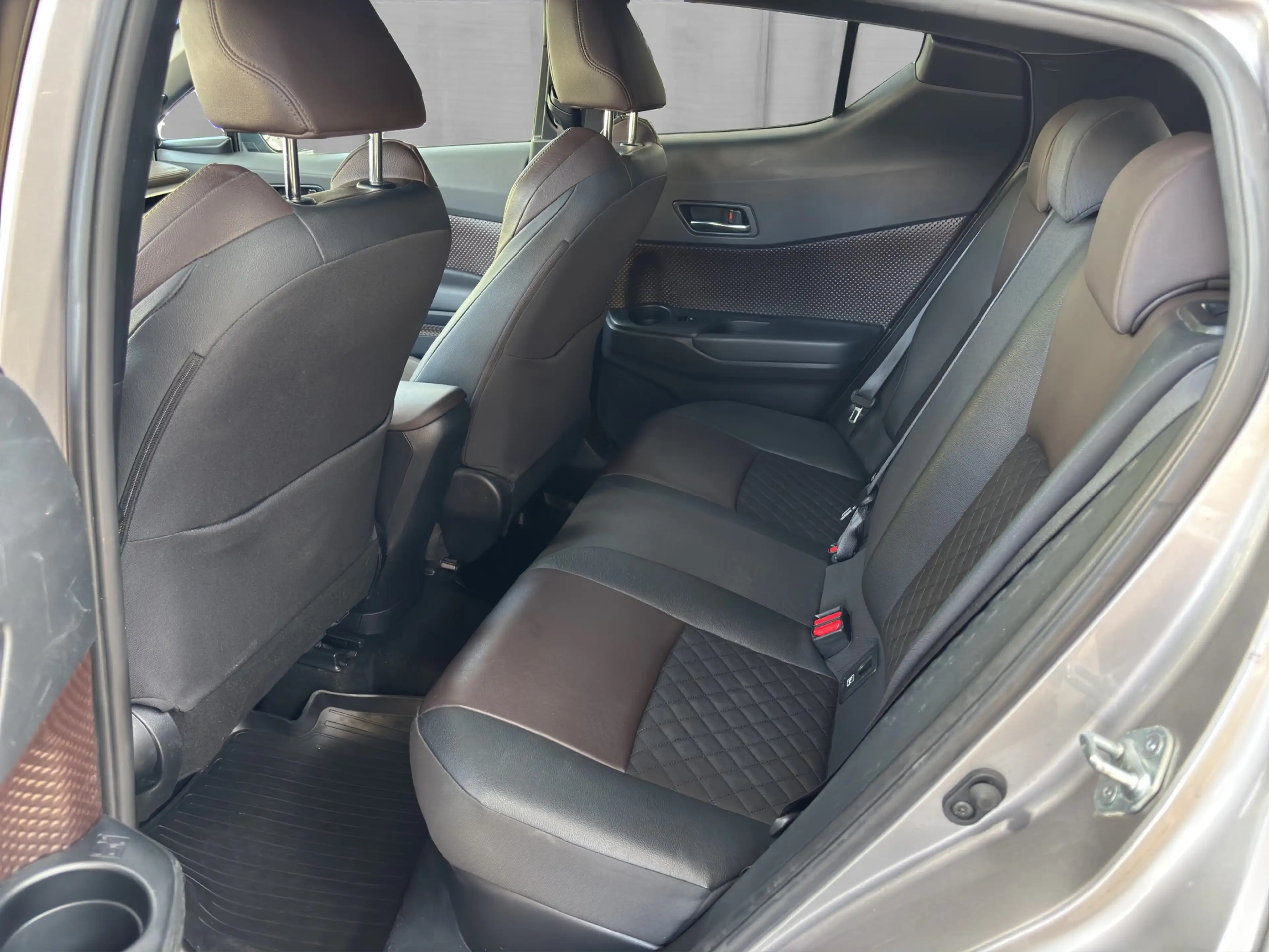 Toyota C-HR C-HR 1,8 HSD C-HIC — photo 15