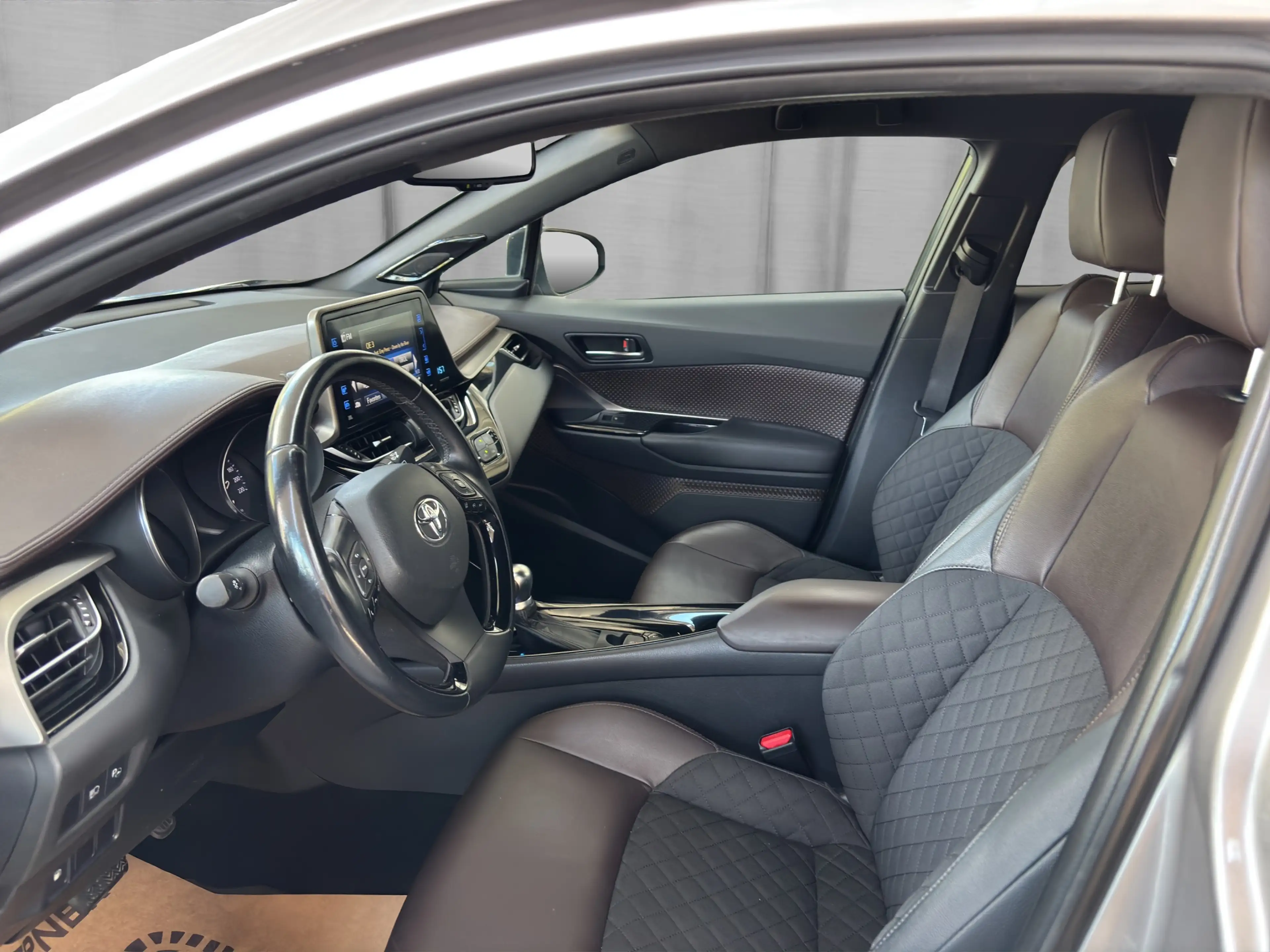 Toyota C-HR C-HR 1,8 HSD C-HIC — photo 9