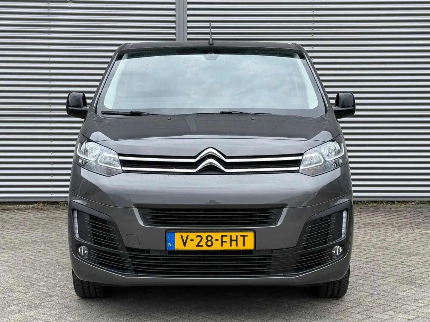 Citroen Jumpy 2.0 BlueHDI 145 L2H1 Aut/ Airco/ Navi/ Cruise/ PDC Grijs - 2