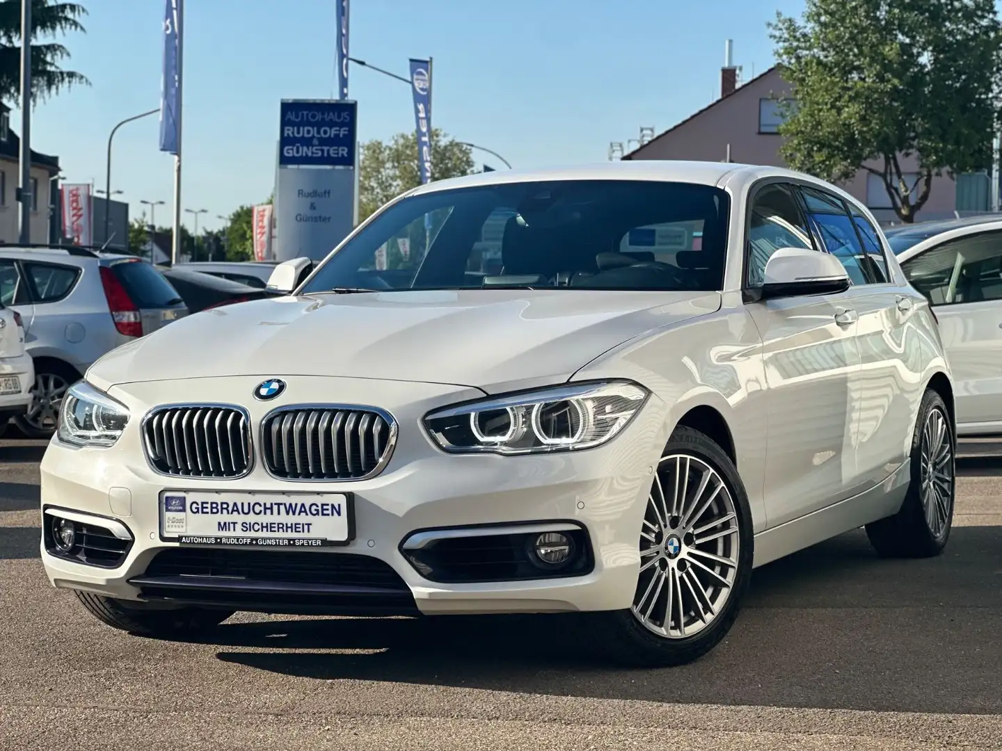 BMW 118 d AT Key./NAVI/CAM/CLIM./PDC v. h./GARANTIE Weiß - 1