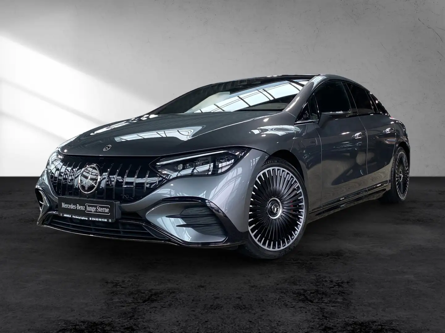 Mercedes-Benz EQE 53 Mercedes-AMG EQE 53 4M+ AIRM HeadUp HYPERSCREEN Grau - 2