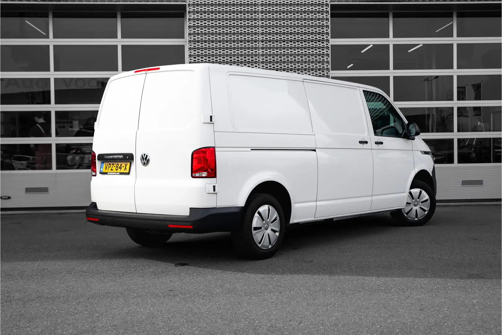 Volkswagen T6.1 Transporter | 2021 | Led | Bijrijdersbank | App Connect | Navi Wit - 2