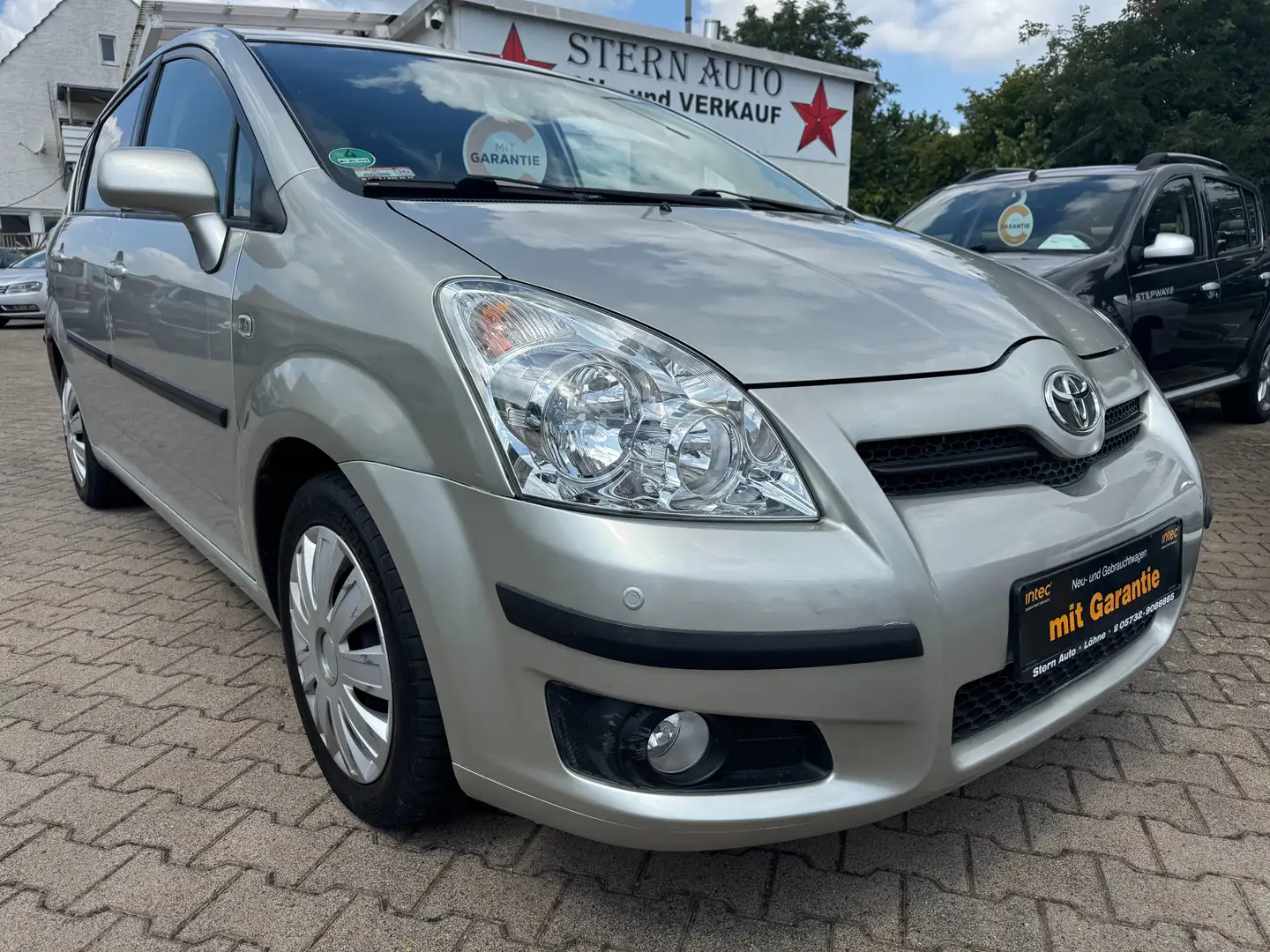 Toyota Corolla Verso 1.8 Team*7Sitzer*Automatik*Top Zustand Gri - 1