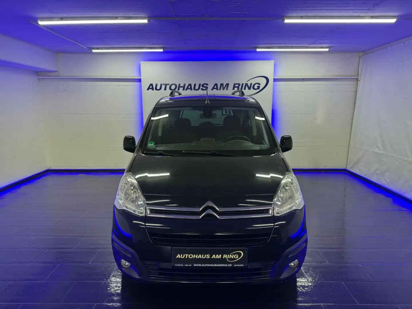 Citroen Berlingo Kombi Shine 1HD PANO NAVI AHK 2xPDC SZH Noir - 1