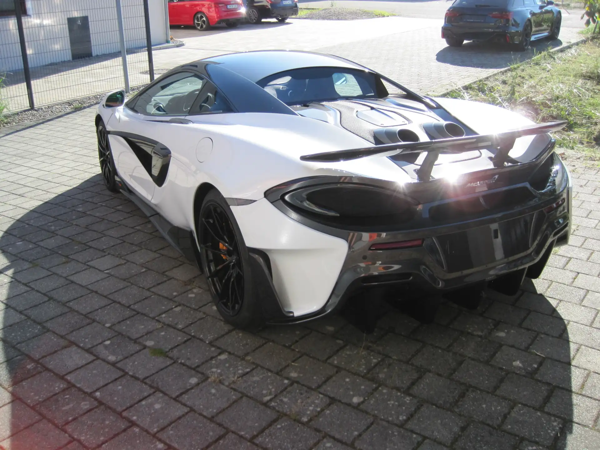 맥라렌 600LT 2019 흰색 사진 4