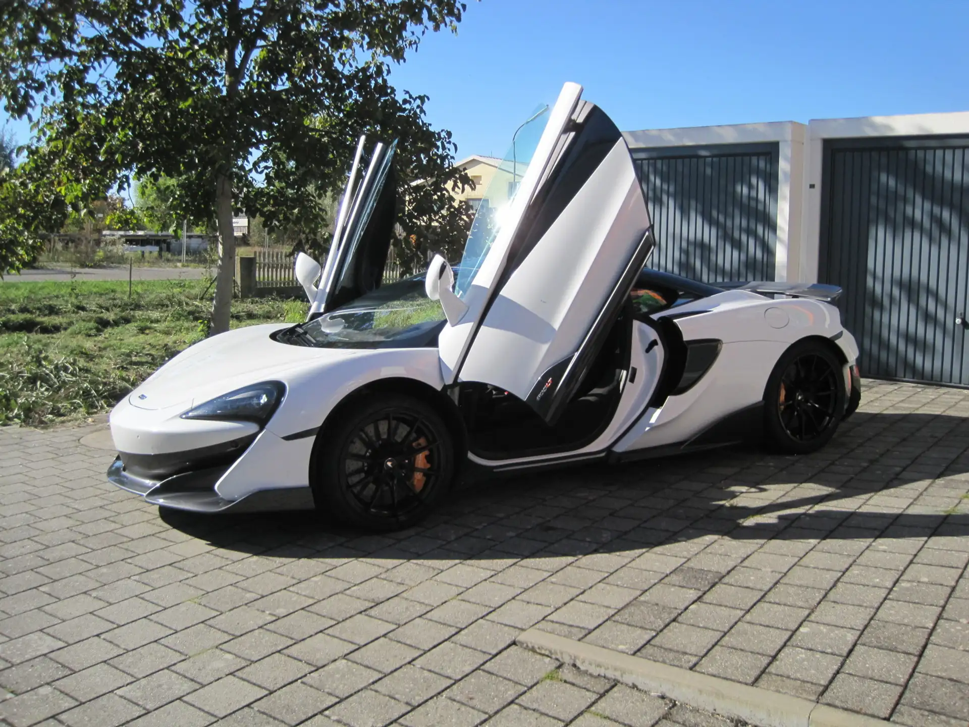 맥라렌 600LT 2019 흰색 사진 2