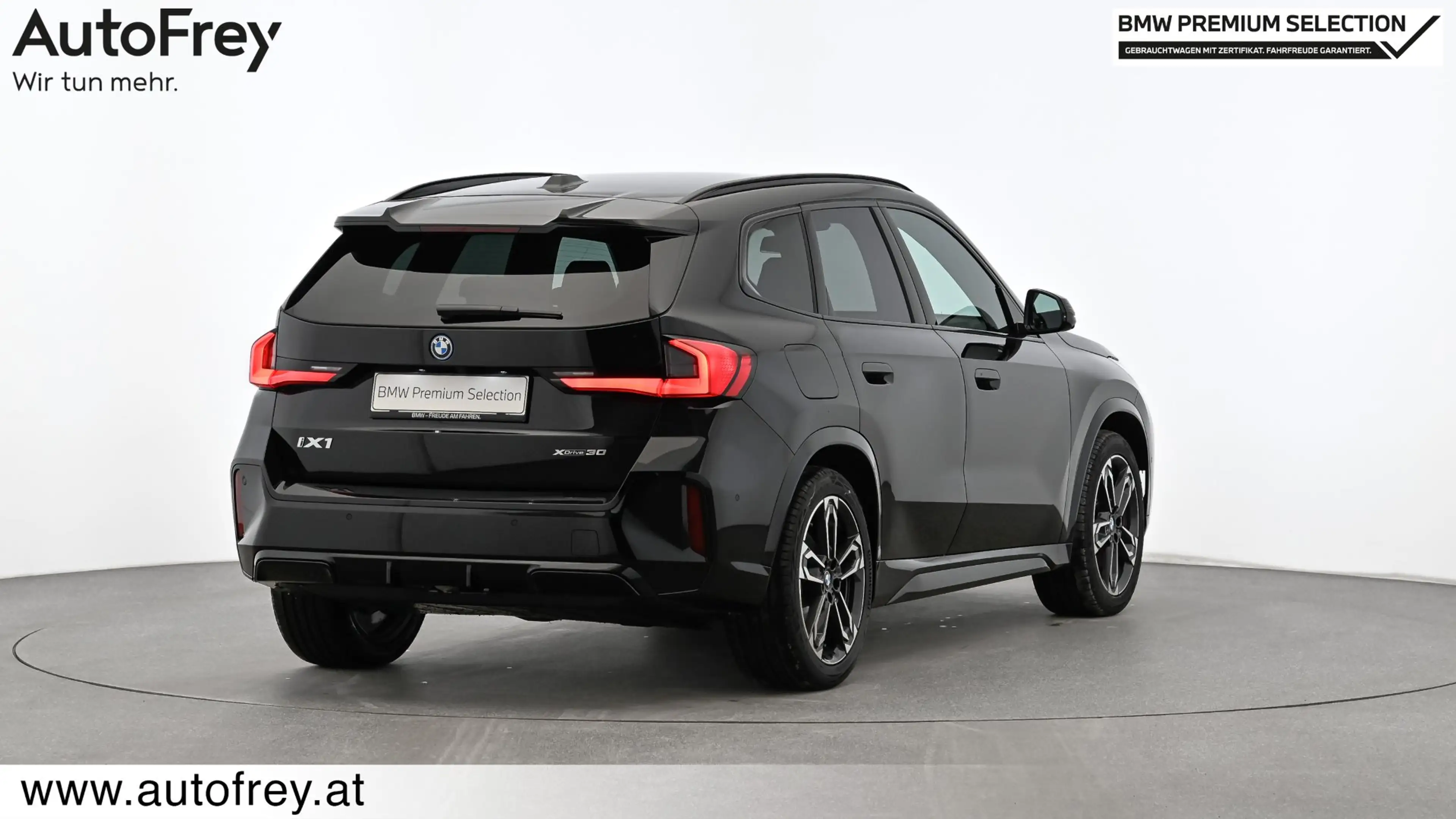 BMW iX1 xDrive30 — photo 5