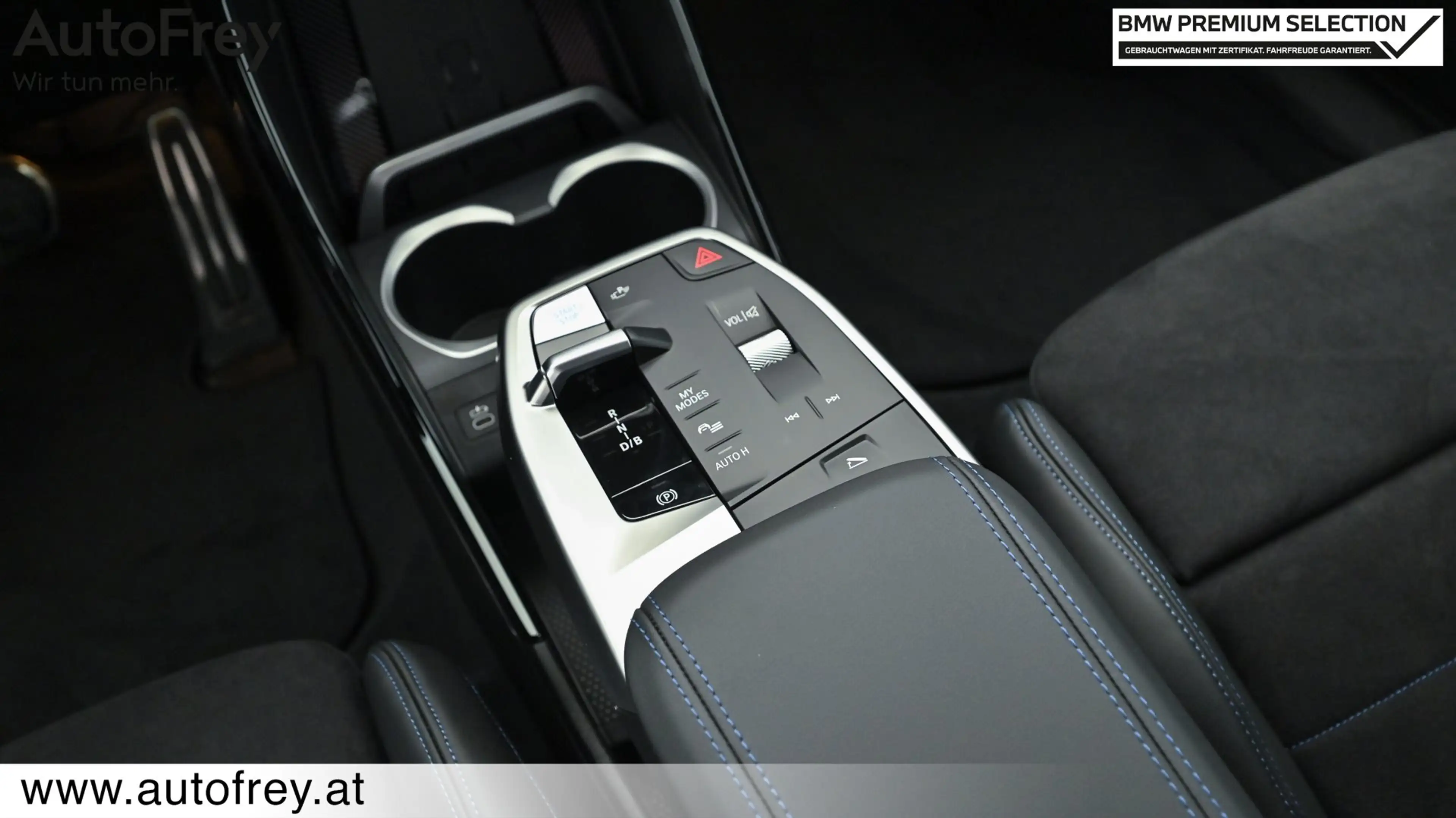 BMW iX1 xDrive30 — photo 13