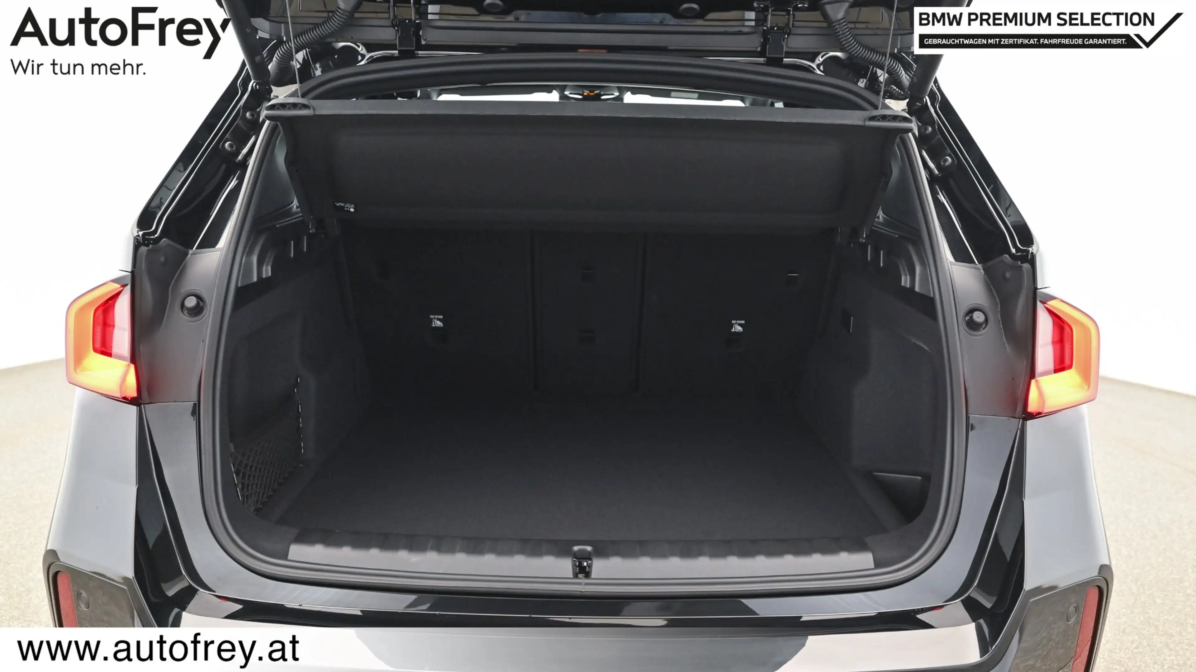 BMW iX1 xDrive30 — photo 10