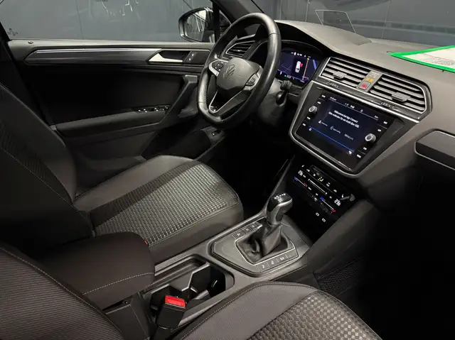 Volkswagen Tiguan view 13