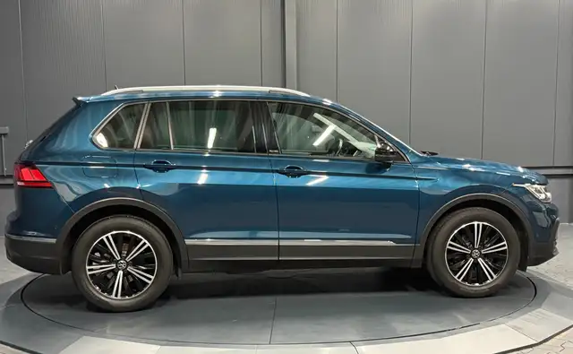 Volkswagen Tiguan view 8