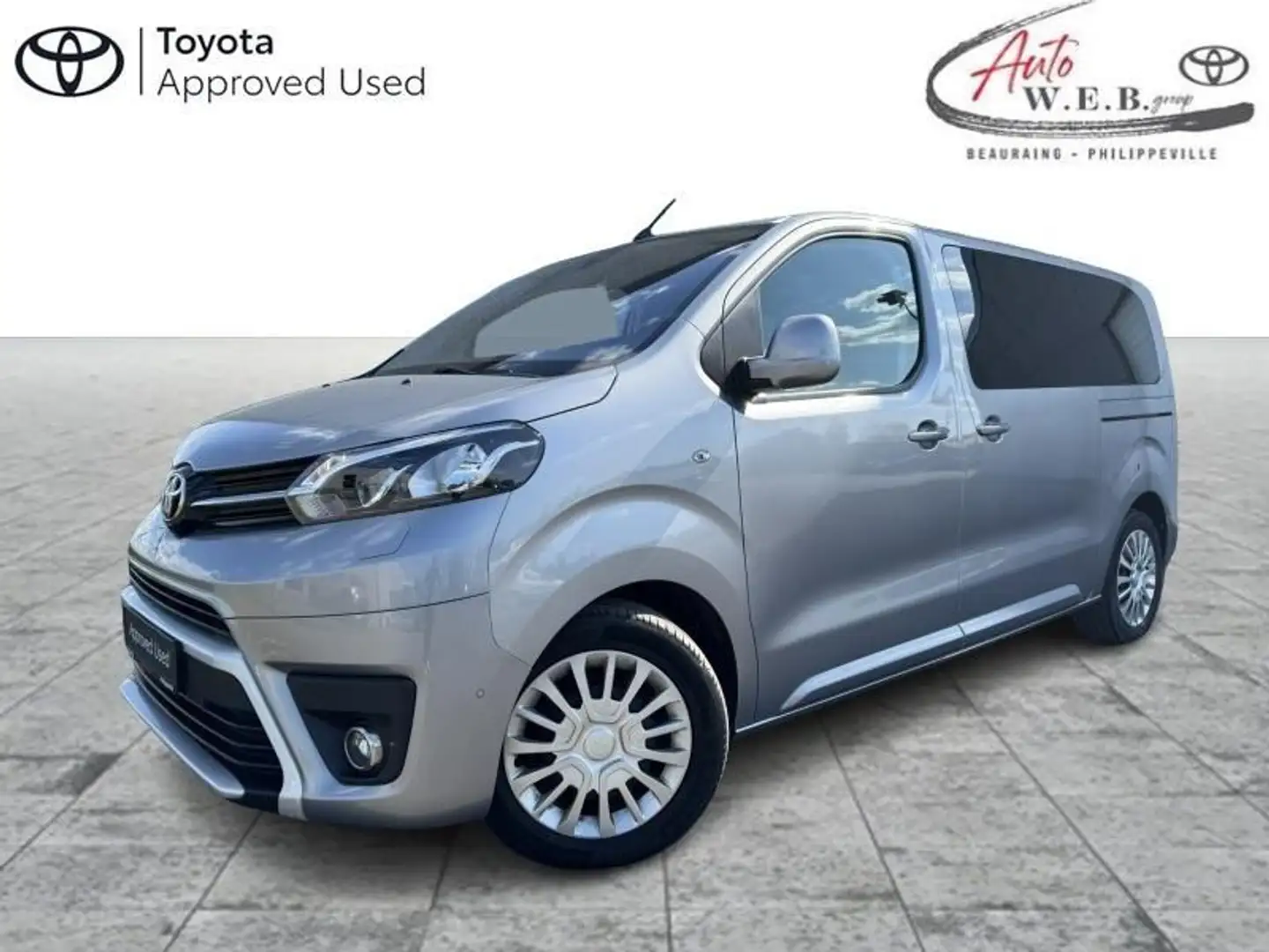 Toyota Verso MEDIUM 2.0D 180hp AT MPV Silber - 1