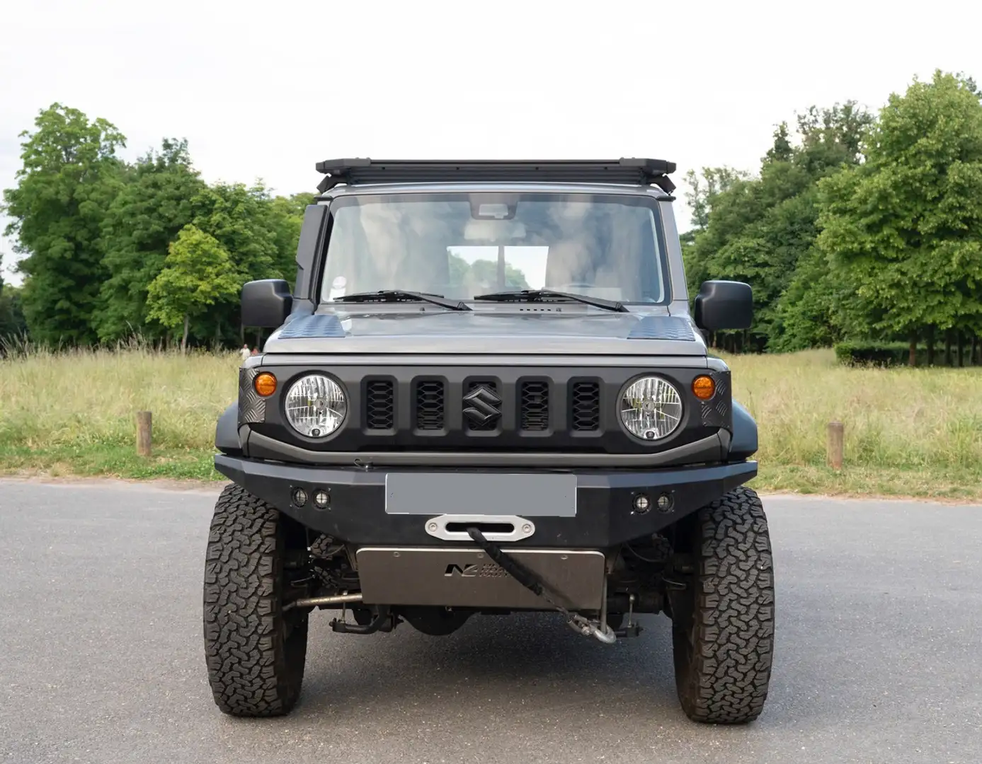 Suzuki Jimny Gris - 2