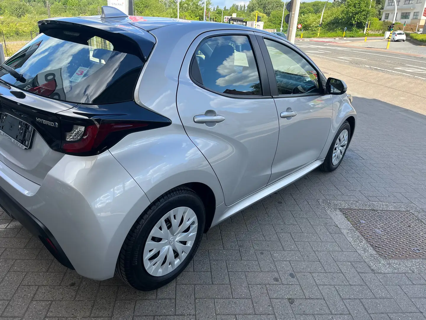 Toyota Yaris Yaris 1.5i Dual VVT-iE Dynamic CVT Garantie Серебристый - 2
