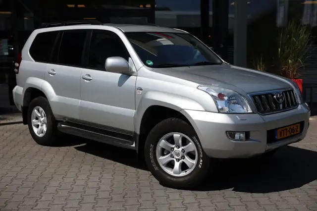 Toyota Land Cruiser 3.0 D-4D 5DRS SX A/T VAN MARGE