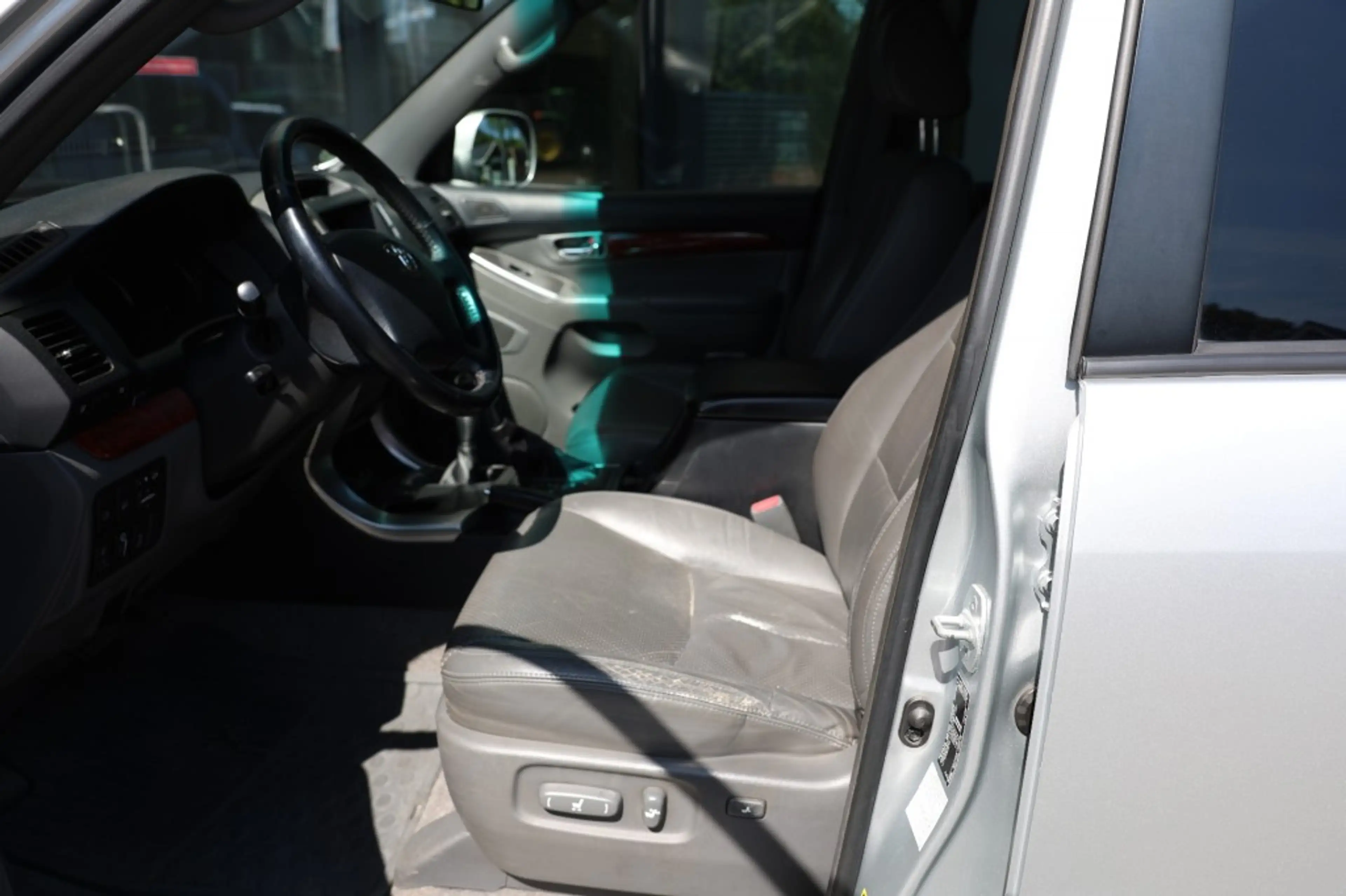 Toyota Land Cruiser 3.0 D-4D 5DRS SX A/T VAN MARGE — photo 8