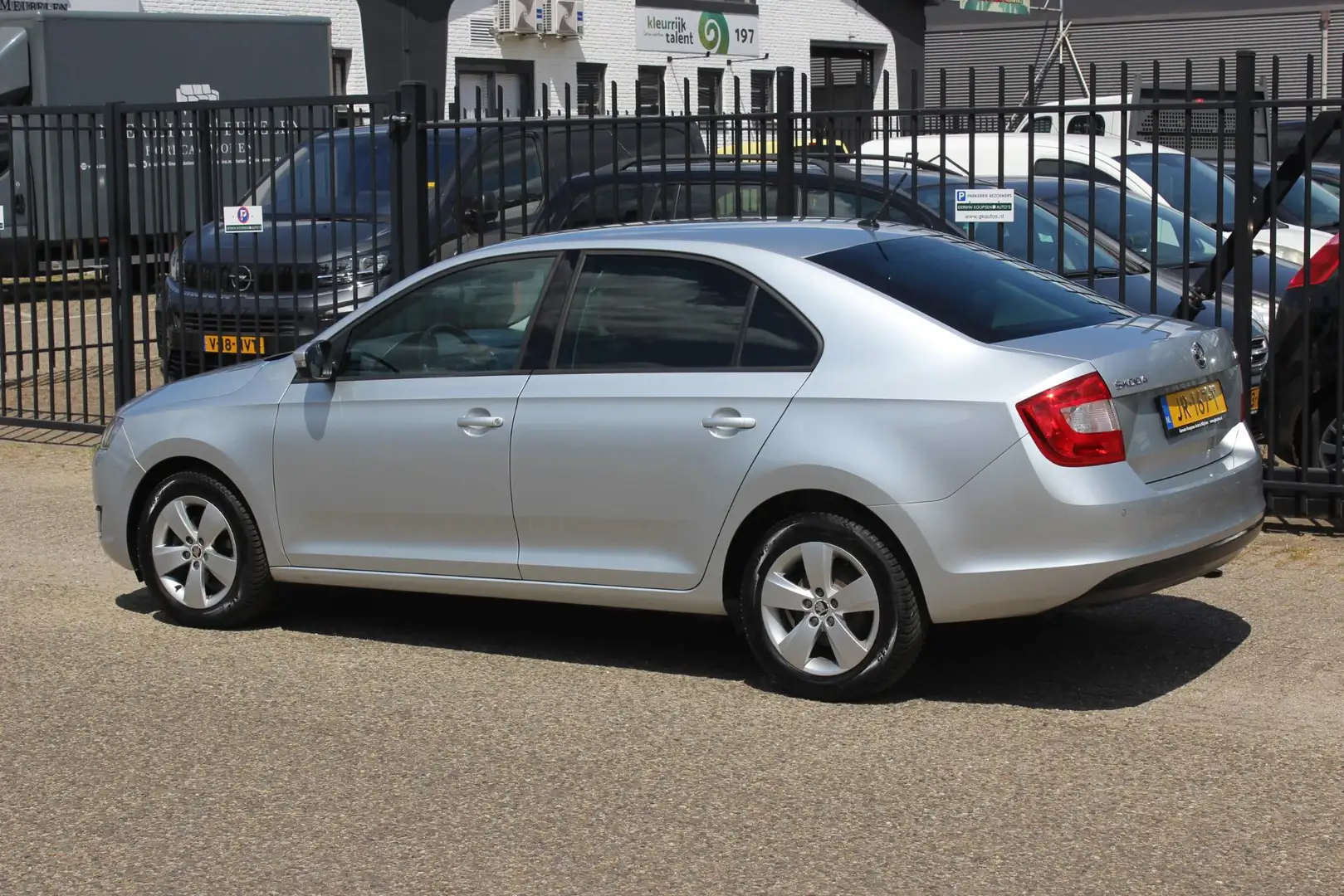 Skoda Rapid/Spaceback 1.2 TSI Greentech JOY, Airco/ECC, Navigatie! Grijs - 2