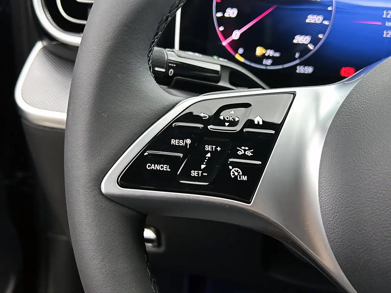 Mercedes-Benz C-Class 2026 — фото 15