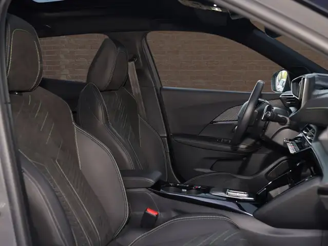 Peugeot 2008 view 9