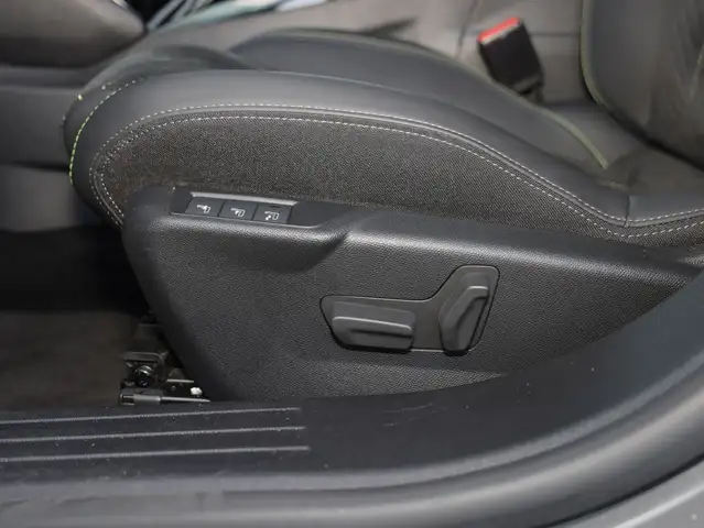 Peugeot 2008 view 8