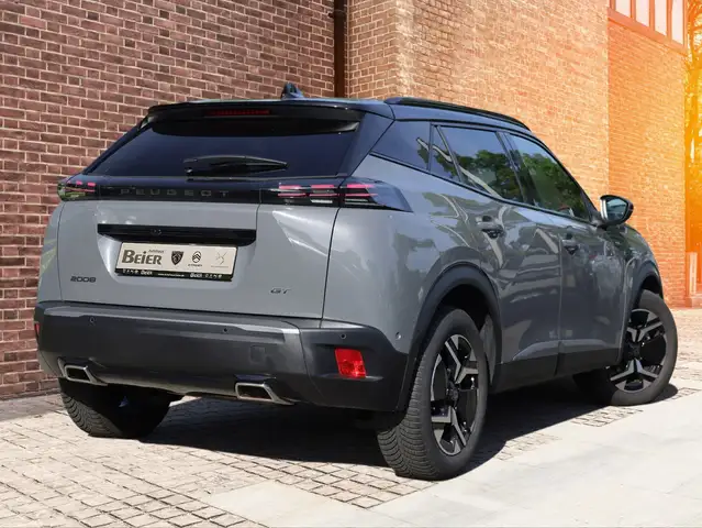 Peugeot 2008 view 4