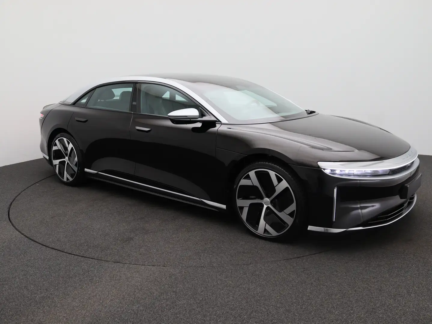 Lucid Air Dream Edition Performance Schwarz - 1
