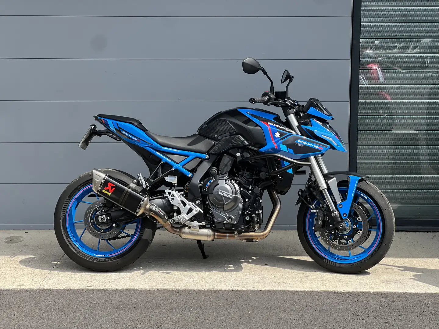 Suzuki GSX 8S Blau - 1