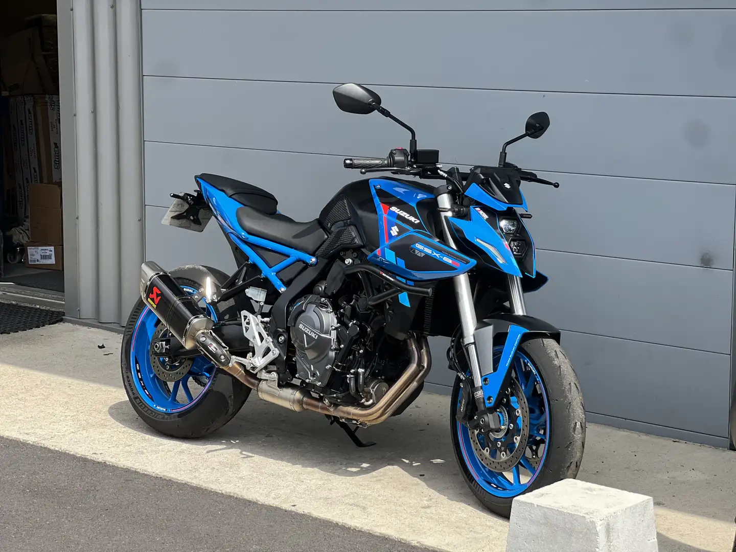 Suzuki GSX 8S Blau - 2
