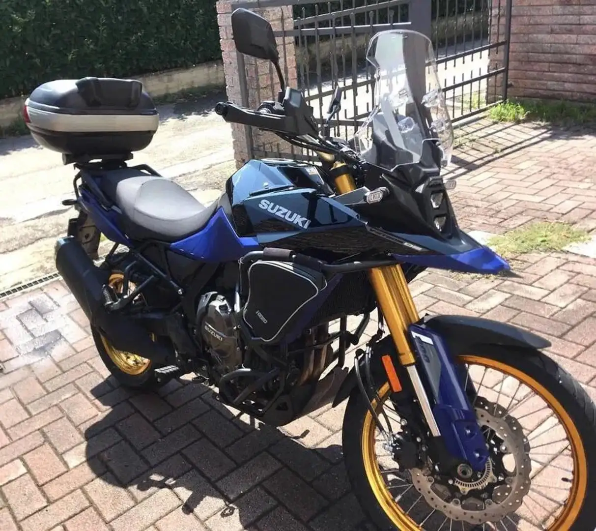Suzuki V-Strom 800DE Noir - 1