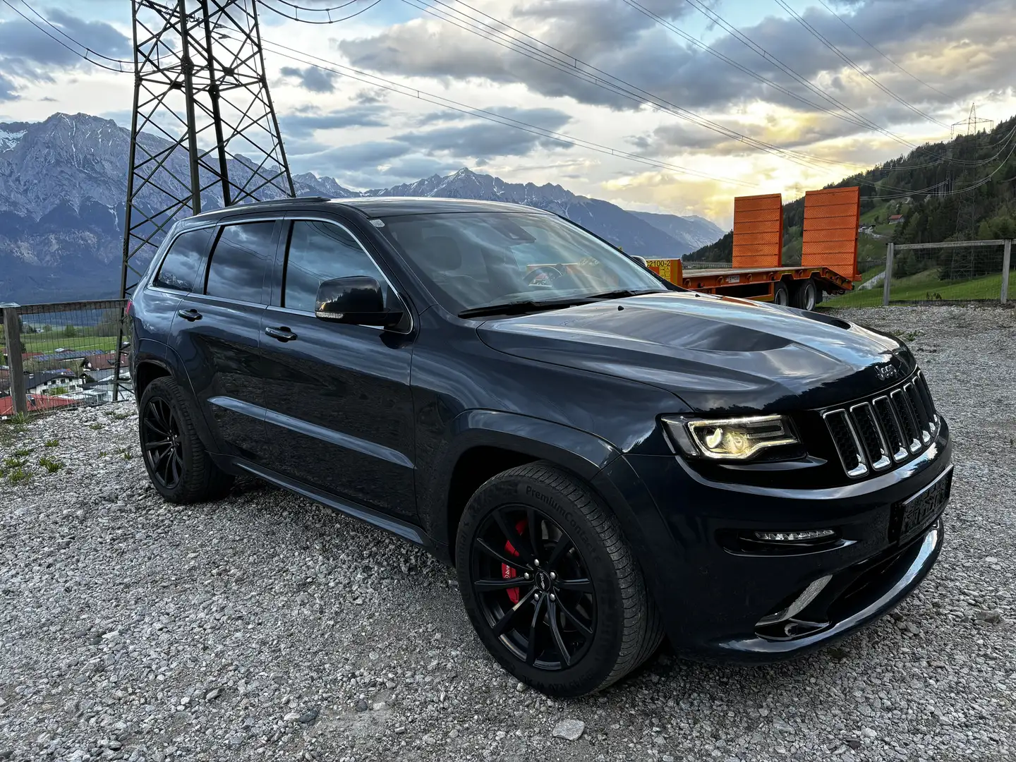 Jeep Grand Cherokee 6,4 V8 HEMI SRT - 2