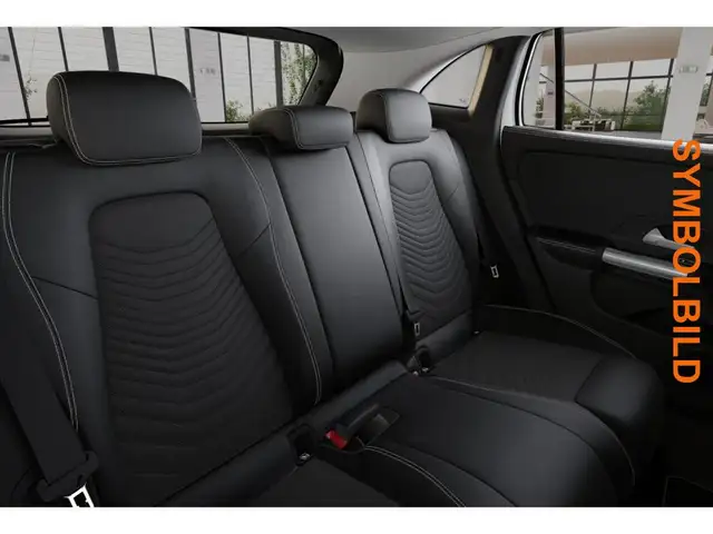 Mercedes-Benz Gla view 11
