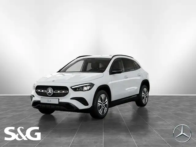 Mercedes-Benz Gla view 13