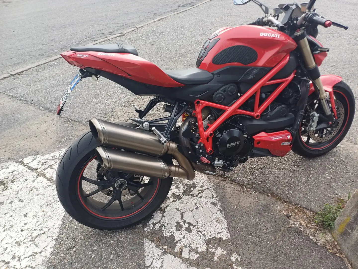 Ducati Streetfighter Piros - 1