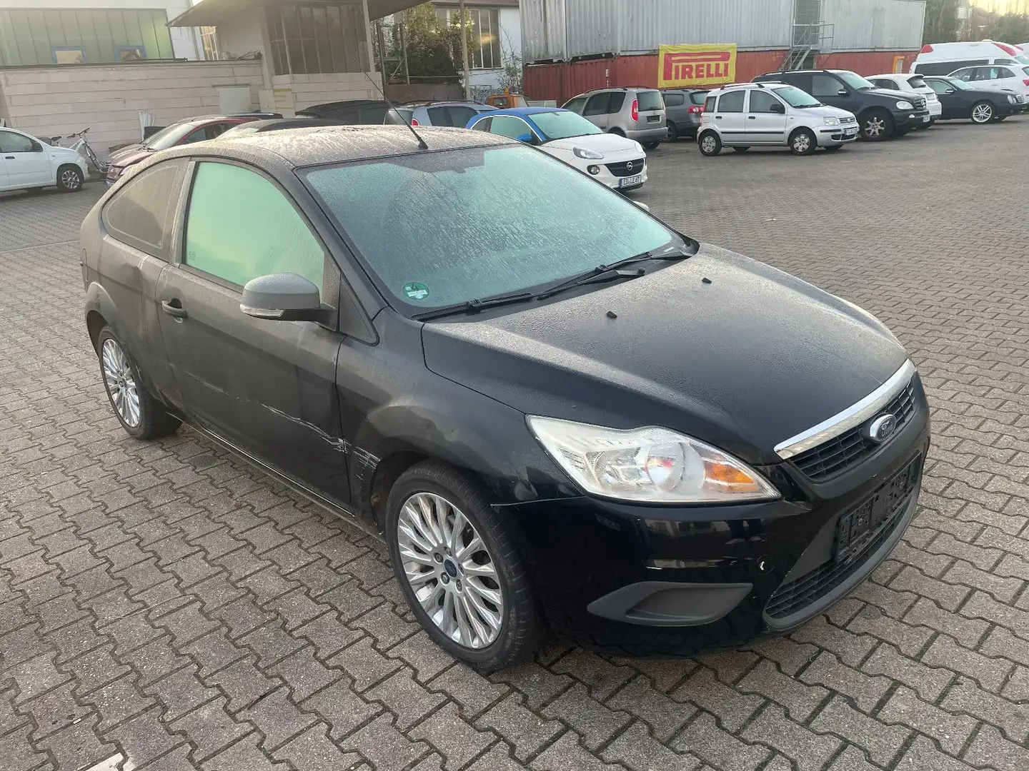 Ford Focus Lim. Style Schwarz - 1