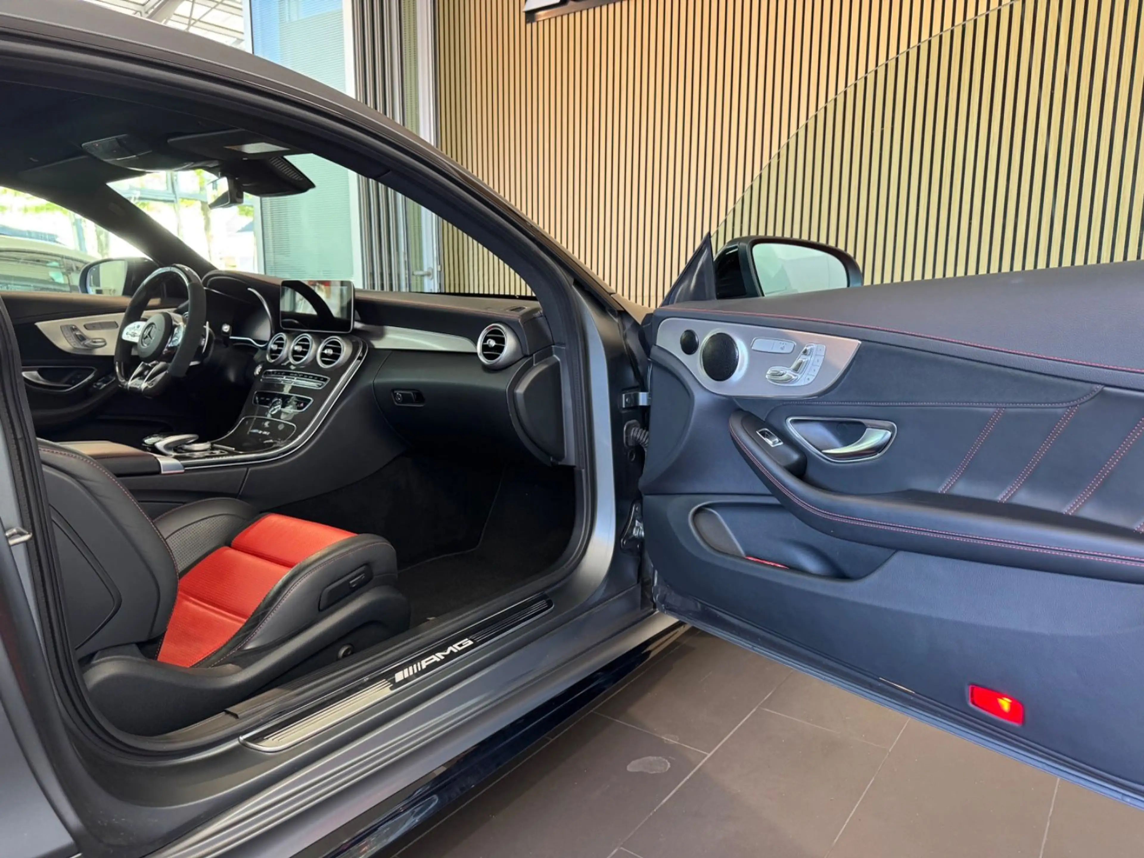 Mercedes-Benz C 63 AMG Coupé *PANO/CAM/BURMES./PERF.-SITZ/VOLL — photo 15