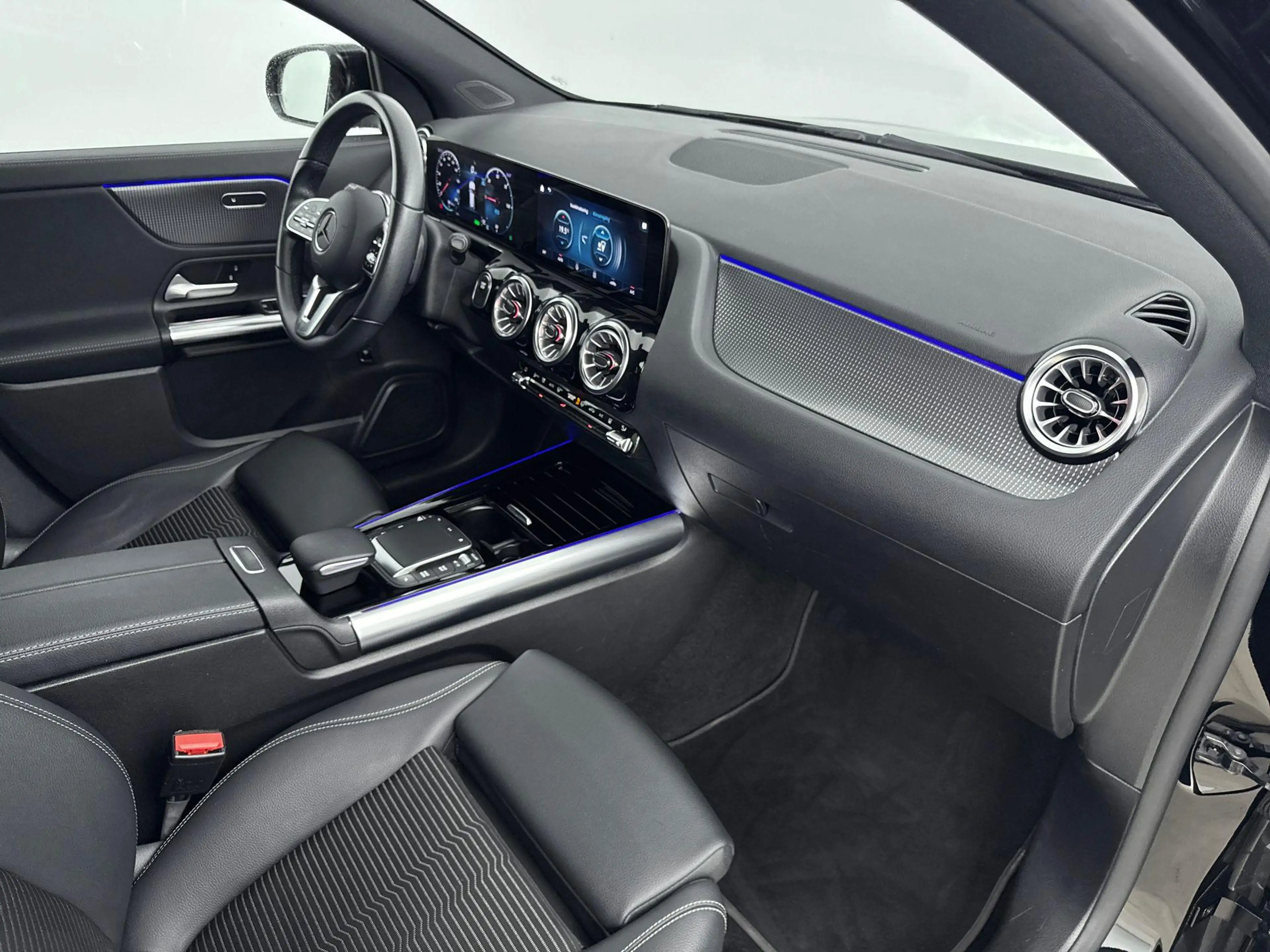 Mercedes-Benz EQA 250 EQA Business Solution Luxury | Advanced Pakket | L — photo 9