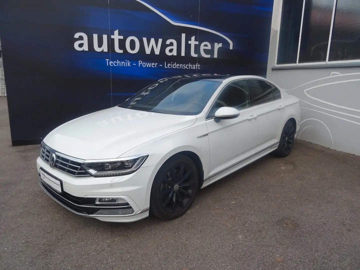 Volkswagen Passat Lim. Highline  4Motion,R line Blanc - 2