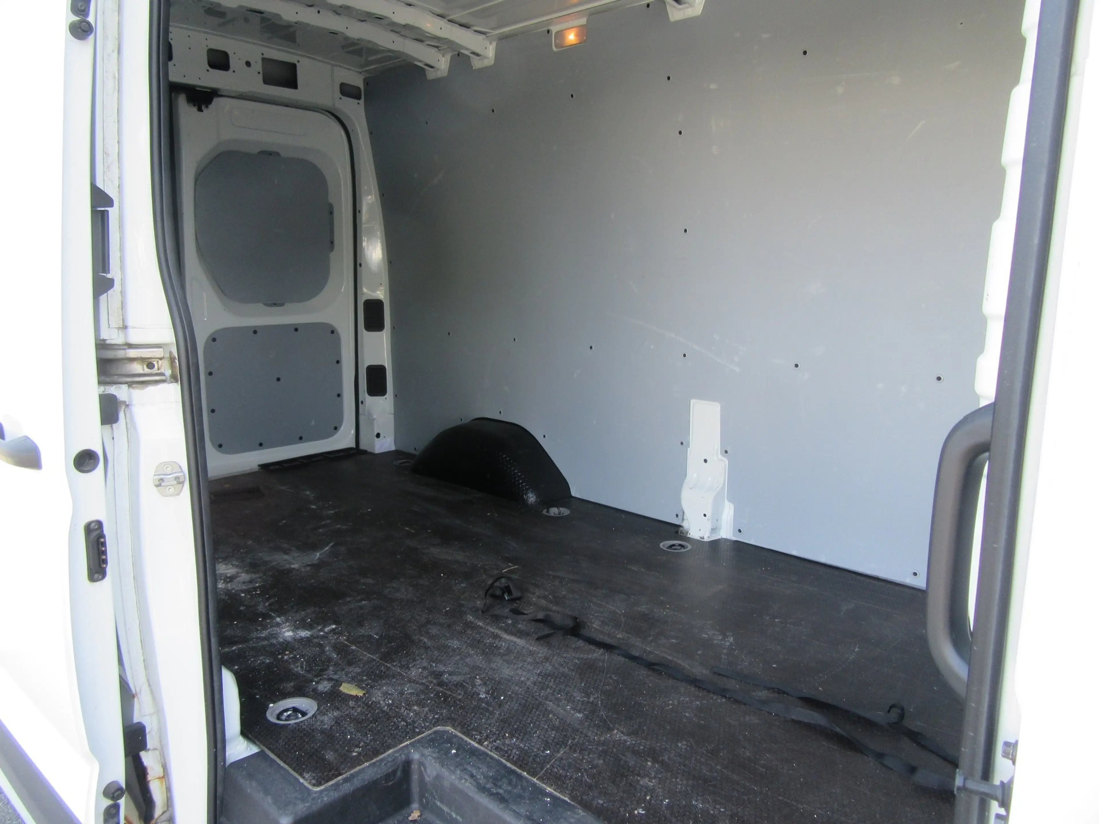 Maxus Deliver 9 Deliver 9 2.0 D — photo 10