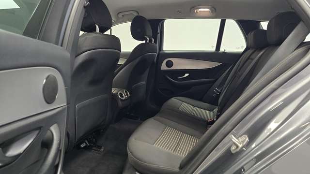 Mercedes-Benz E 200 — photo 13