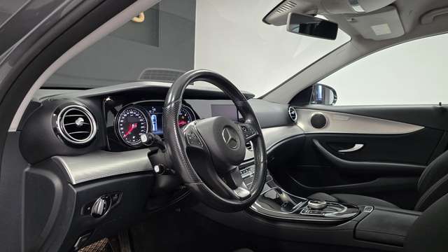 Mercedes-Benz E 200 — photo 12