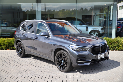 BMW X5 xDrive45e PHEV - Camera - Trekhaak - CarPlay - LED - Adaptive - Navi - DAB