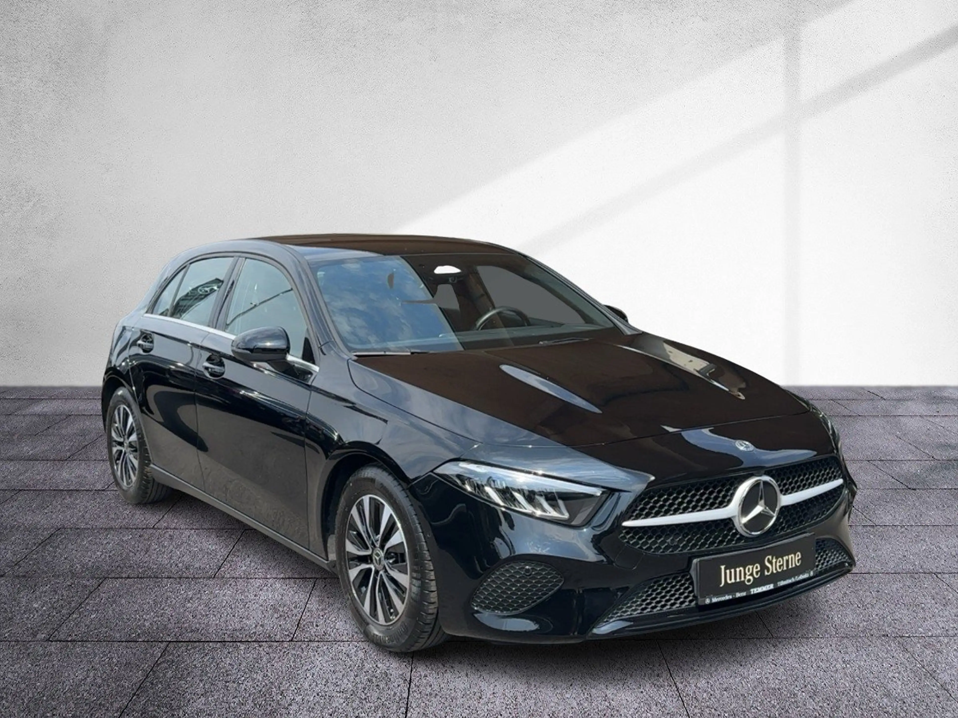 Mercedes-Benz A 180 d PTS Shz LED RüKam Spurhalteassistent — photo 6