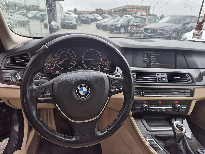 BMW 520 d — photo 11