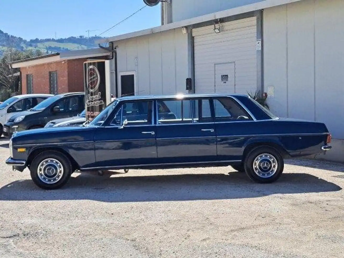 Mercedes-Benz 220 W115 D\8 220D LANG LIMOUSINE -ASI TARGA ORO- Blauw - 2
