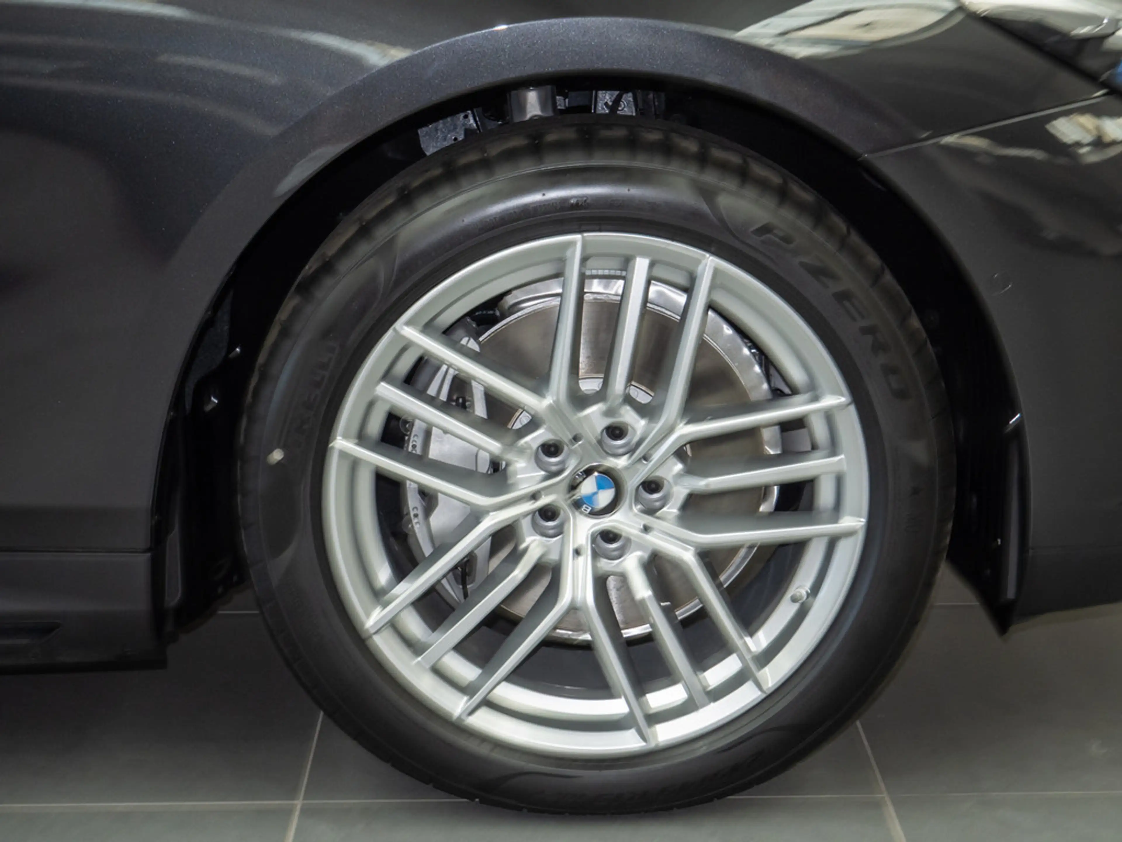 BMW i5 Touring 40e KAMERA H/K NAVI AHK HUD 360° — photo 5
