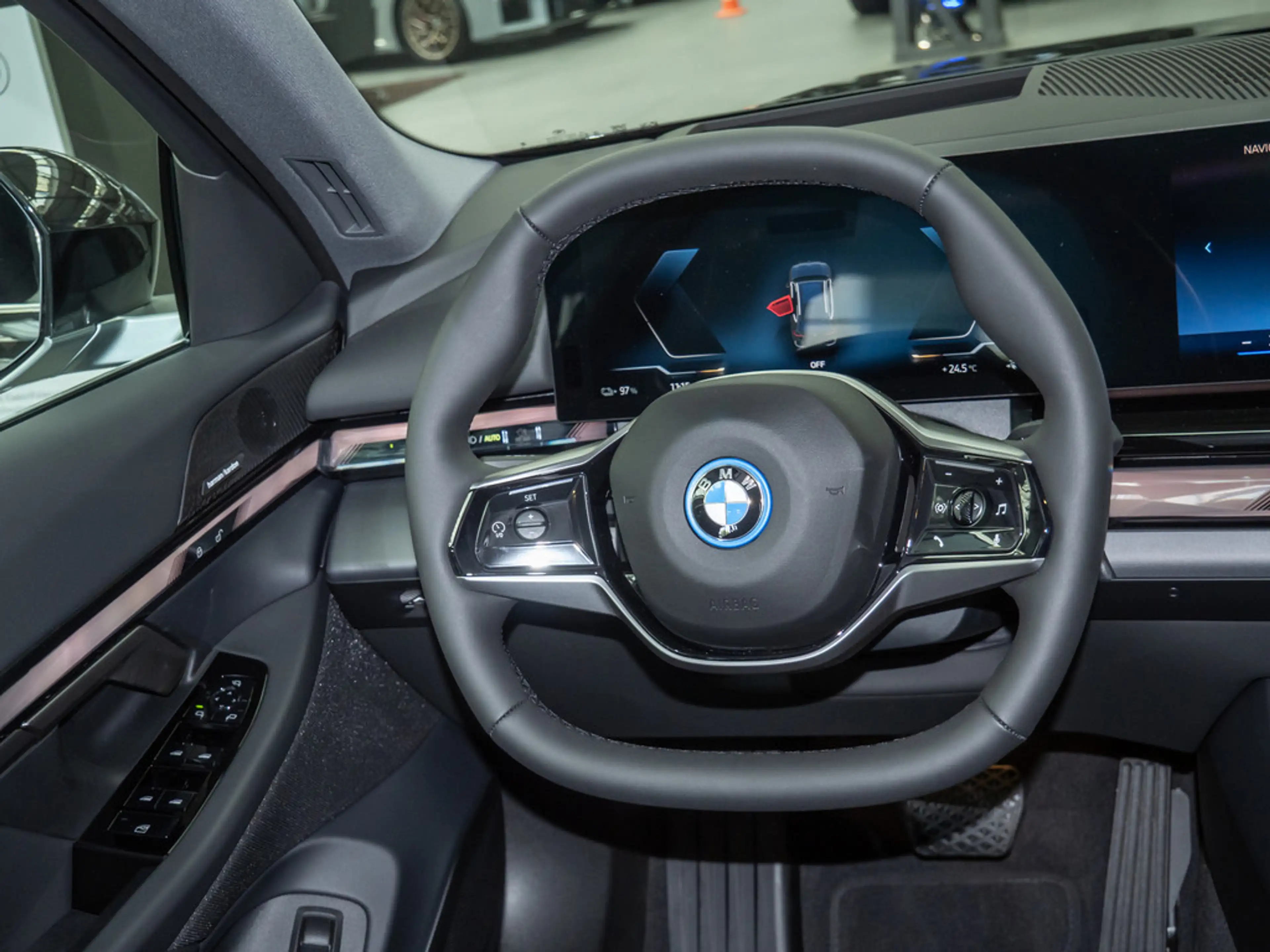 BMW i5 Touring 40e KAMERA H/K NAVI AHK HUD 360° — photo 10
