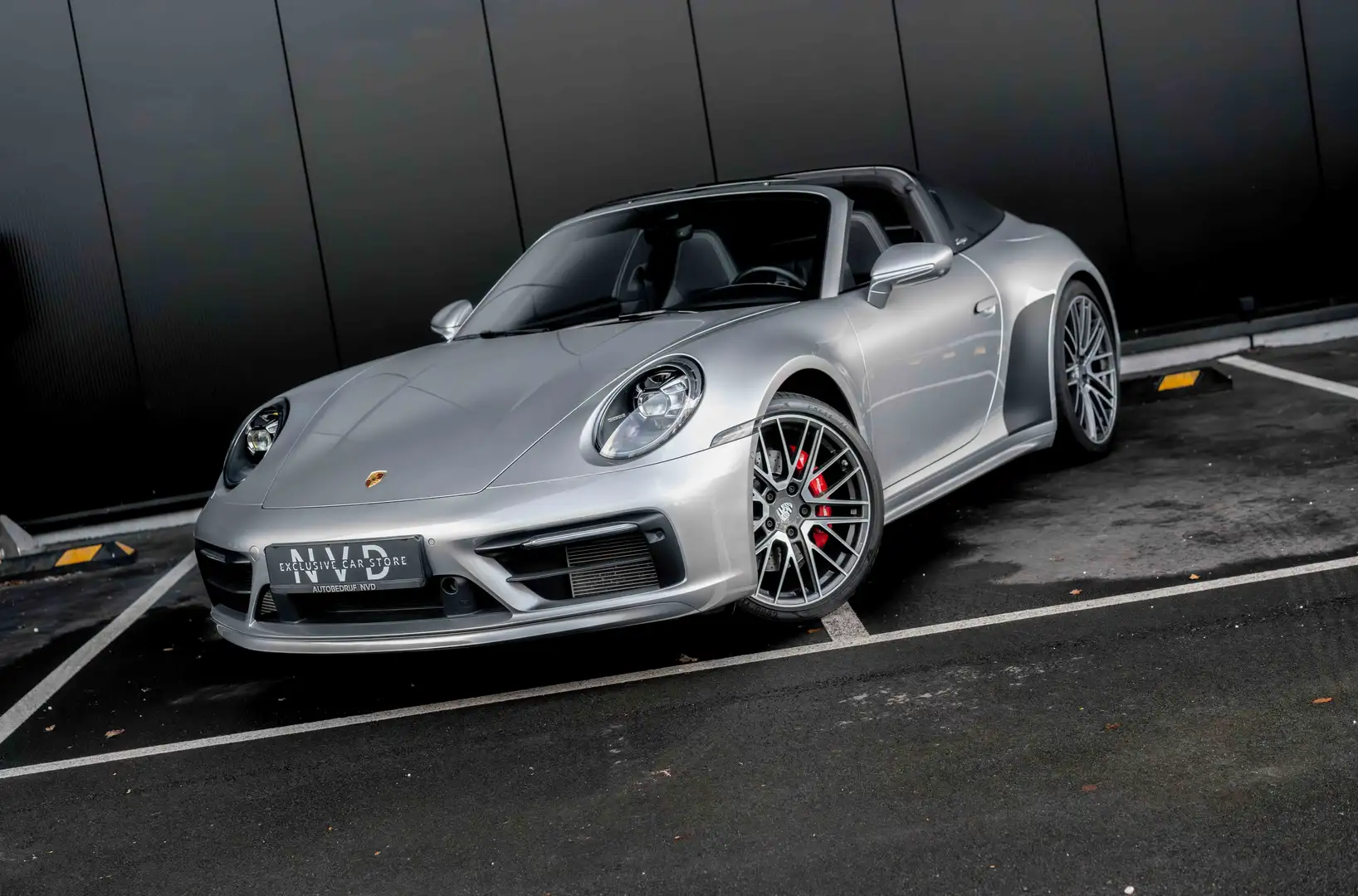 Porsche 992 Targa 4S | Sportdesign | Matrix | Bose | Nightview Plateado - 1